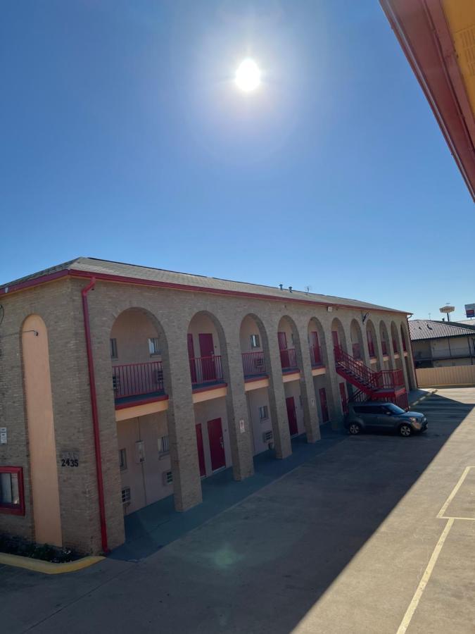 Executive Inn & Suites Lackland Afb San Antonio Exterior photo